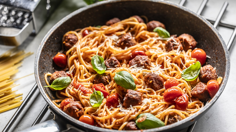 The chef-approved ingredients that make your pasta sauce taste like a ...