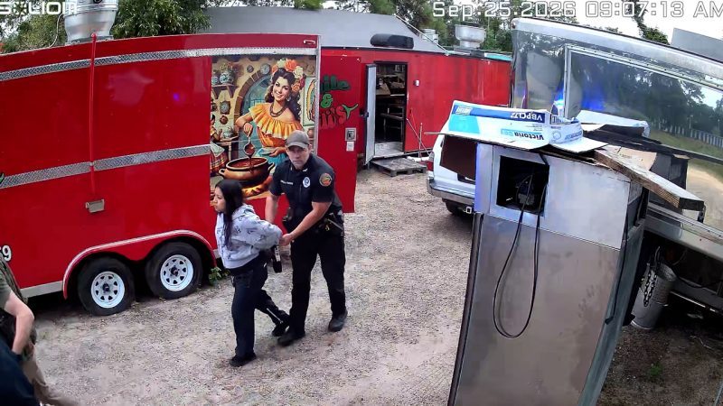 Video: Florida food truck employees flee during ICE raid