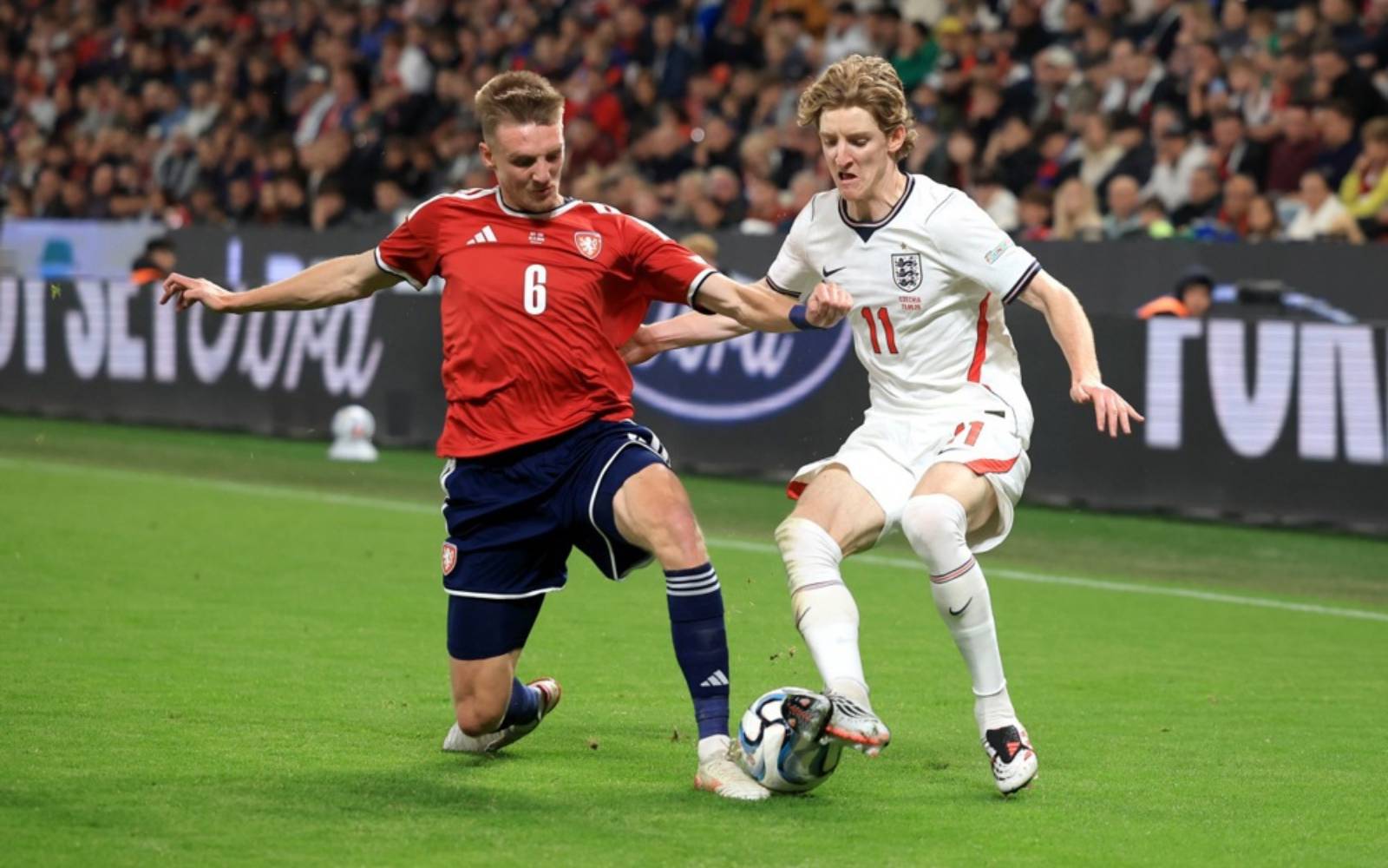 England break down stubborn Czechs to claim first Nations League win
