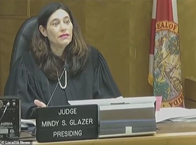 Judge shames mother accused of leaving her four children home alone to ...