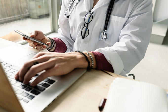 Doctors share 13 habits they follow to avoid catching colds, flu, and Covid