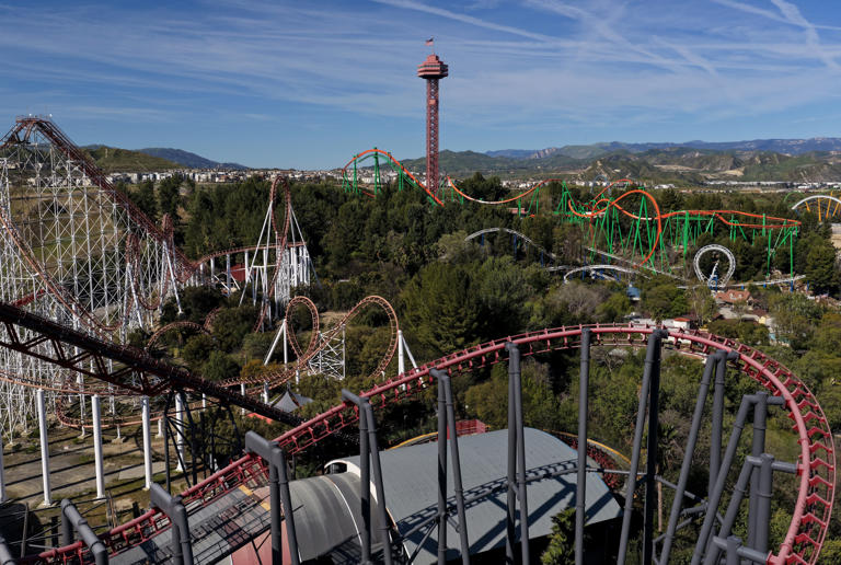 X2 roller coaster to close at Six Flags Magic Mountain