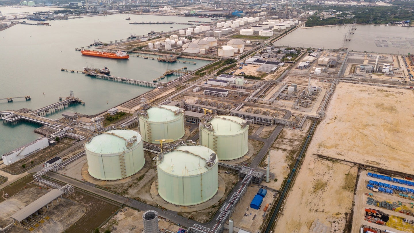 Shell advances LNG Canada phase two project with FID