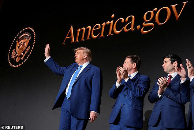 Trump considers changing the name of AI in bold midterms gamble