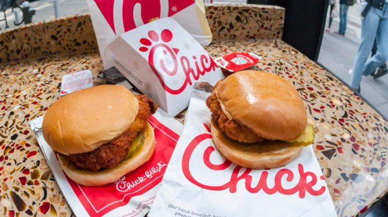 McDonald's vs Chick-fil-A: Which chain has the healthier fried chicken ...