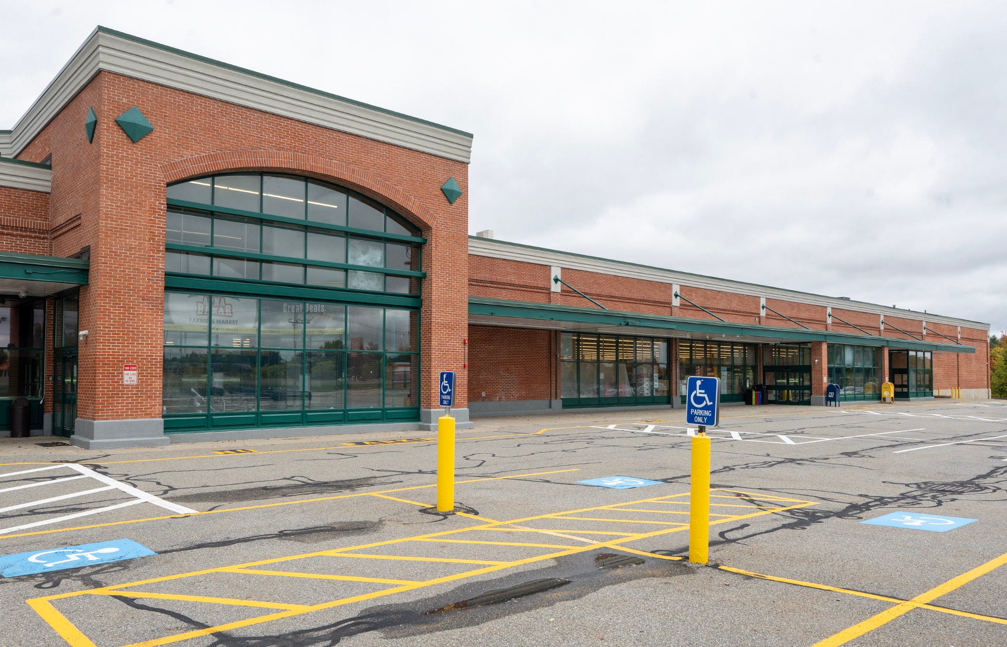 Apna Bazar grocery store to open next month in old Shrewsbury Stop & Shop