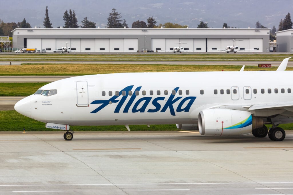 Alaska Air’s $1 billion profit plan leans on premium travel and global ...