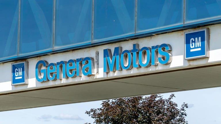 GM cuts Chevrolet Bolt output about 75% as Canada’s $39,999 EV becomes ...