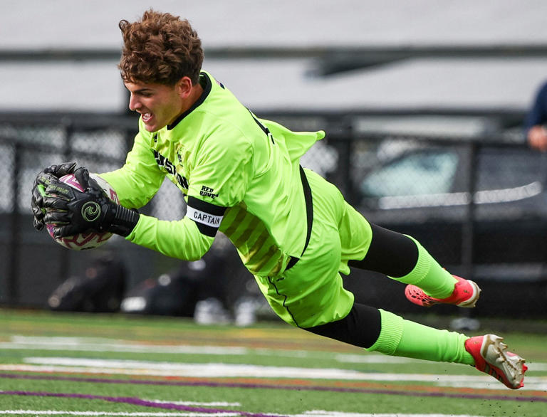 Freedom boys soccer scores early in each half to earn 10th straight win ...