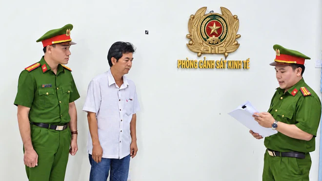 Giả danh thầy giáo dạy lái xe, chiếm đoạt gần nửa tỉ đồng của 328 học viên