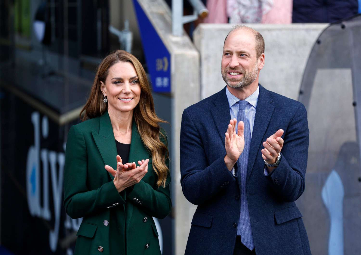 William - Kate xuất hiện rạng rỡ ở sân bóng bầu dục