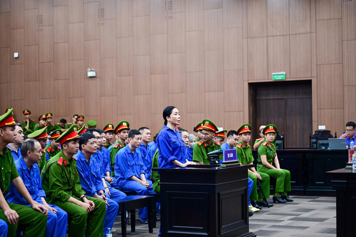 Cựu điều dưỡng Viện Pháp y tâm thần khai nhận tiền giúp bà trùm trốn viện