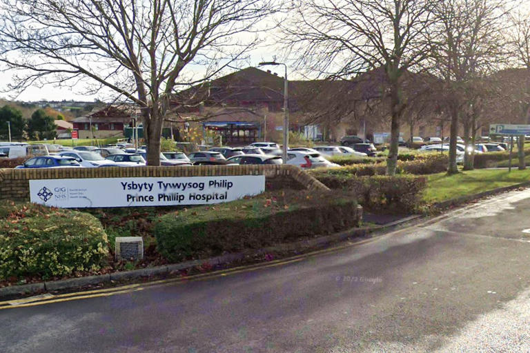 Scabies outbreak causes hospital to close multiple wards