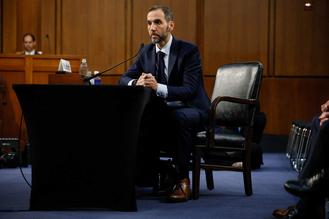 Missouri's Eric Schmitt tried to catch Trump prosecutor in a lie. He ...