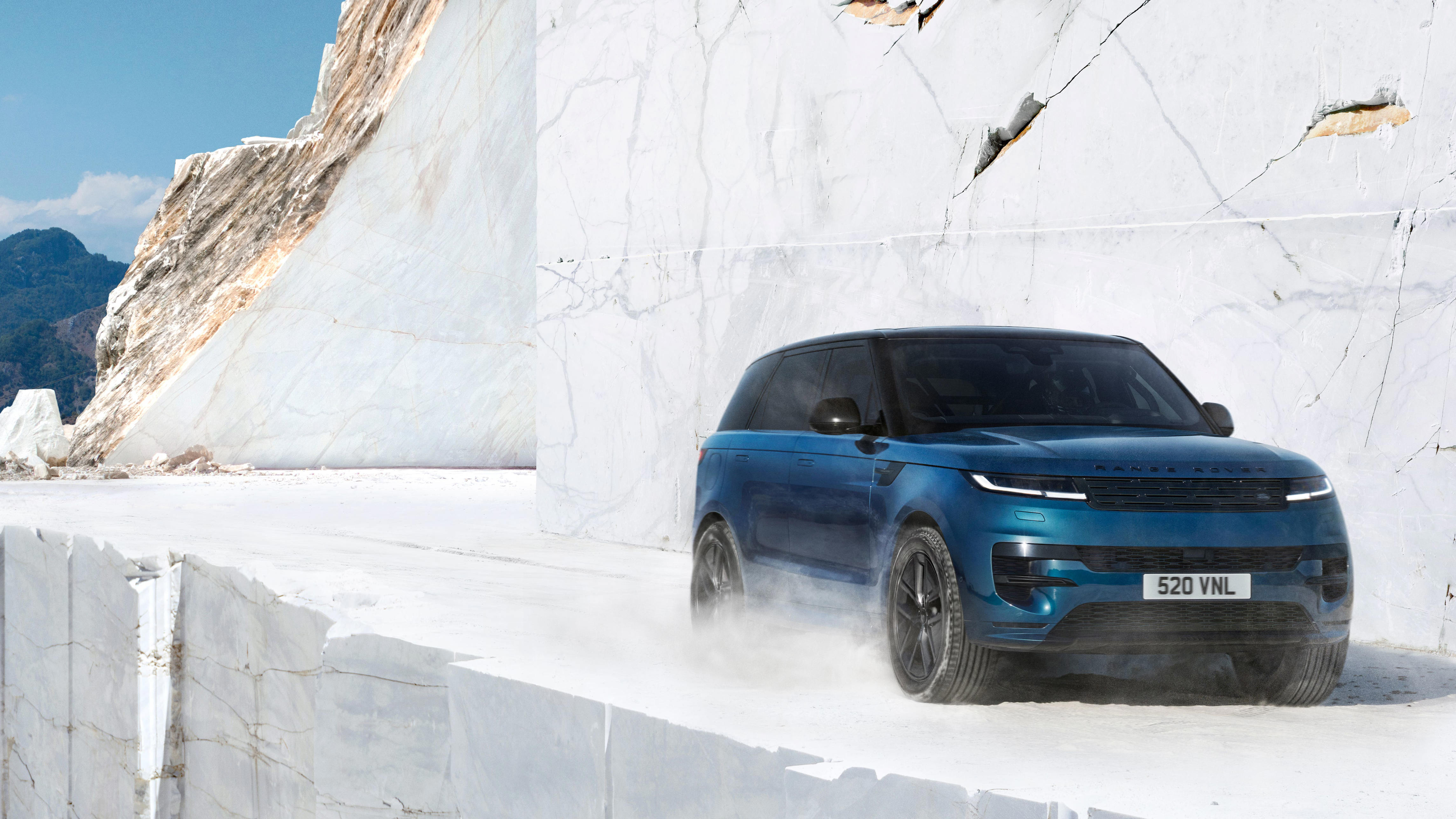 Range Rover Sport electric arrives with 374-mile range and performance ...