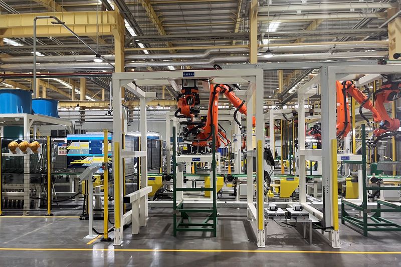 Chinese factory activity returns to growth in September amid AI boom