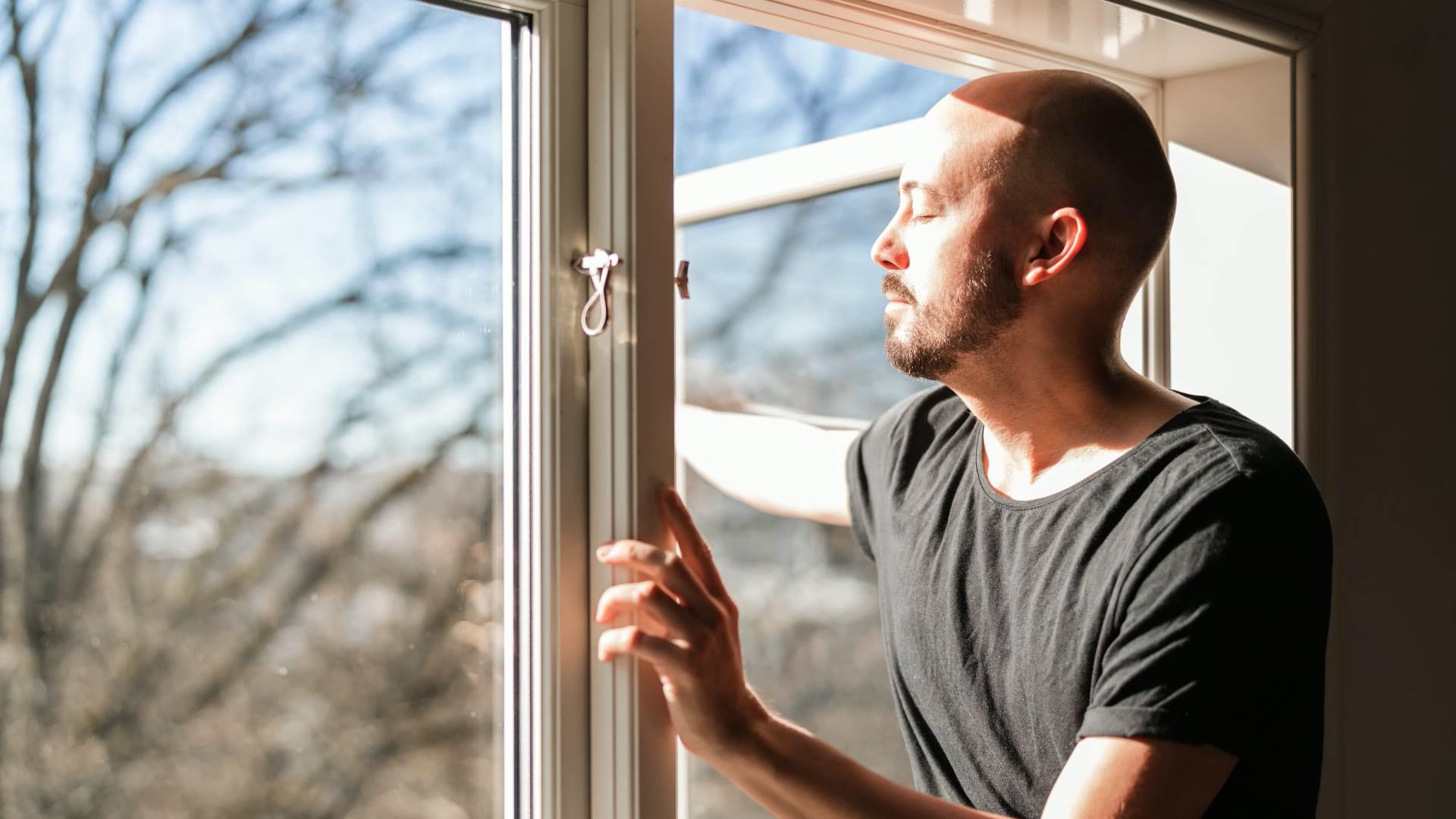 Should you avoid opening windows when air pollution is high?