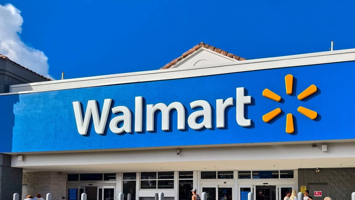 Walmart’s floor-to-ceiling cat tree combines an elegant light oak ...