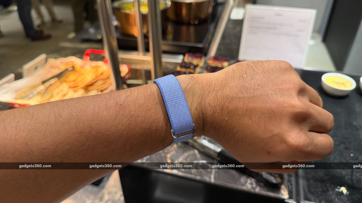 Google Fitbit Air launched in India as firm's first screenless fitness ...