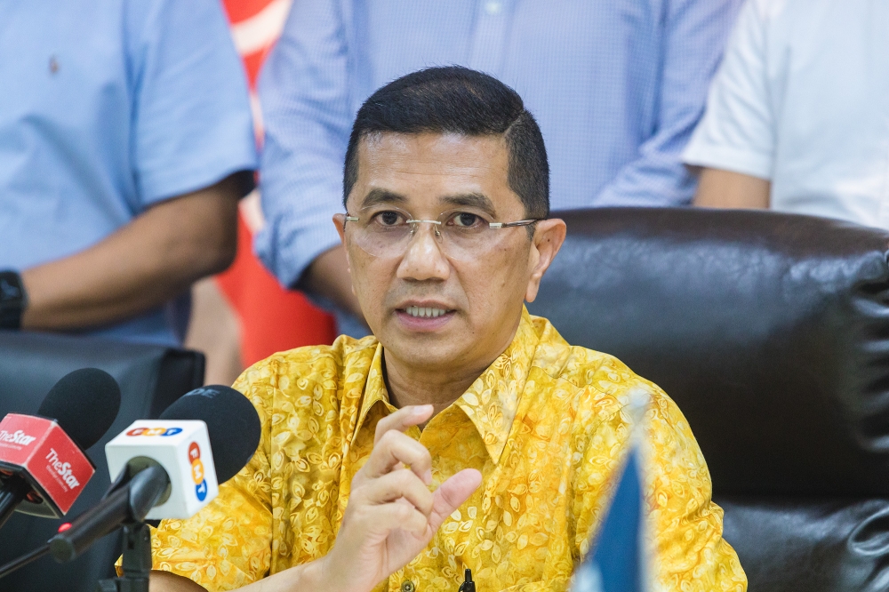 No deal with Pakatan: Azmin says Bersatu preparing to contest Melaka ...