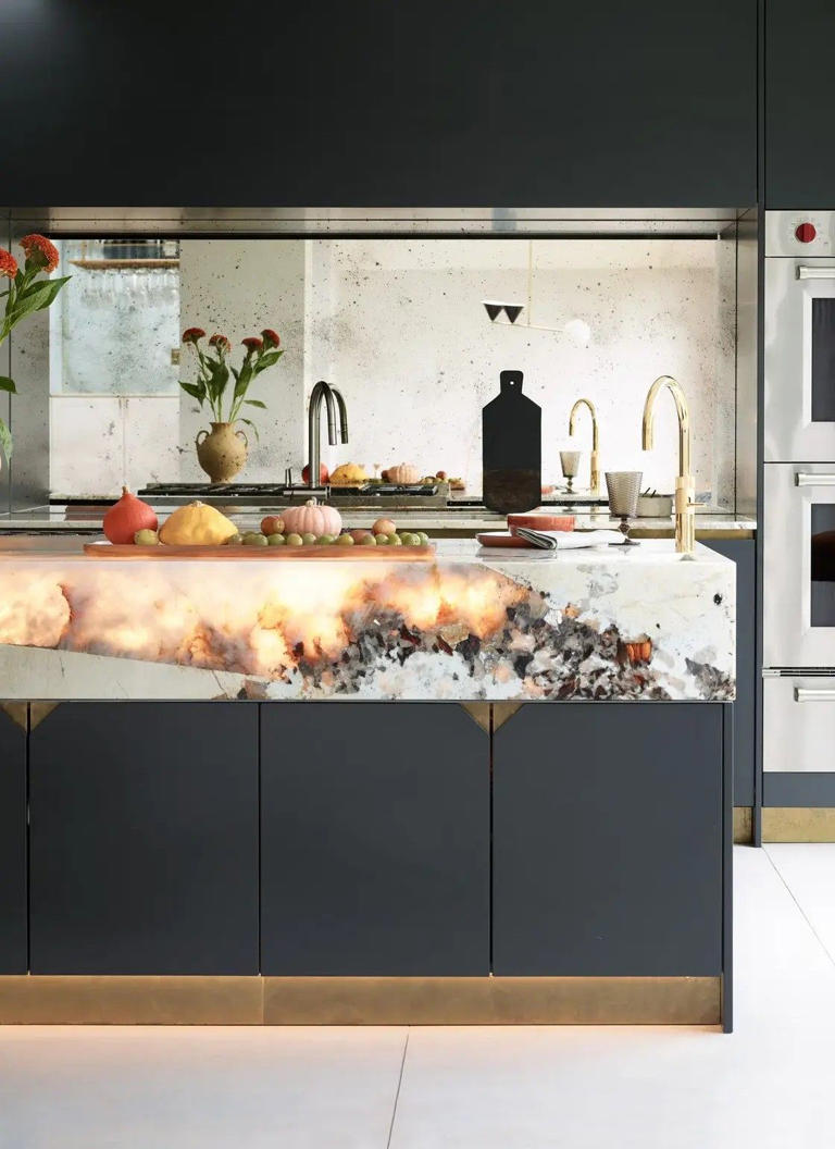 Jennifer Aniston’s glowing stone countertop shows how to give a ...