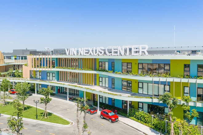 Vin Nexus Center: Trường học hạnh phúc hình trái tim và những gam màu rất lạ