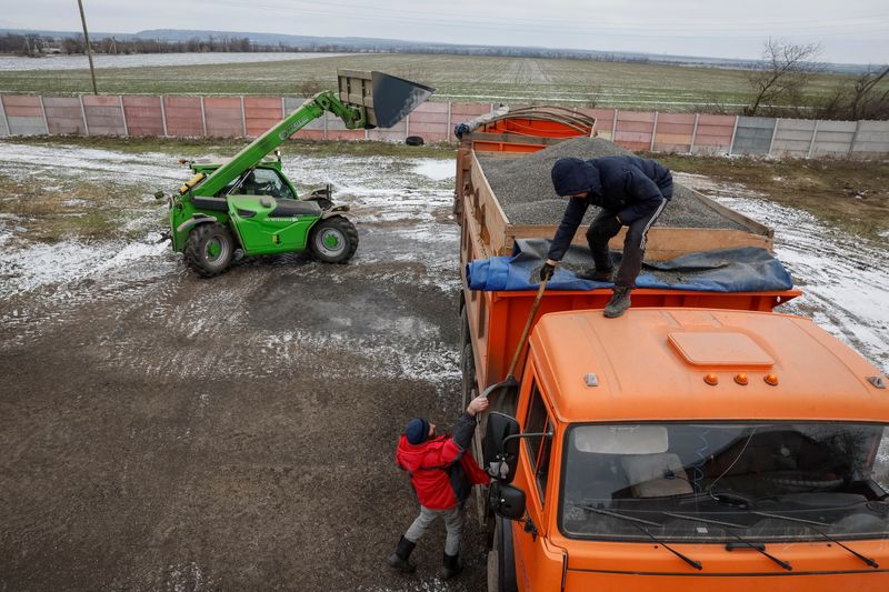Ukraine farm union warns oilseed export priority would hit grain farmers