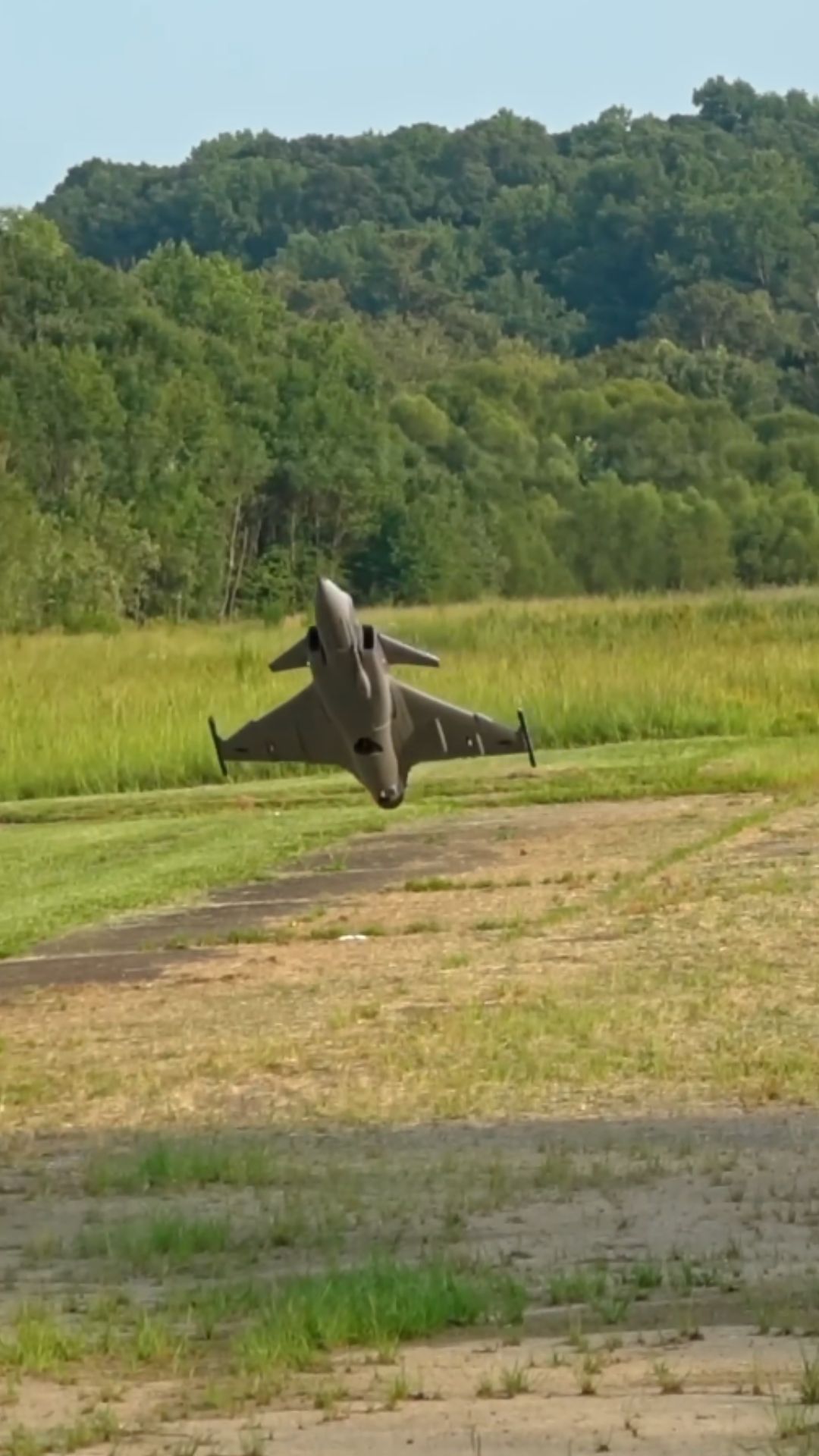 JAS 39 Gripen demonstrates a controlled high alpha pass