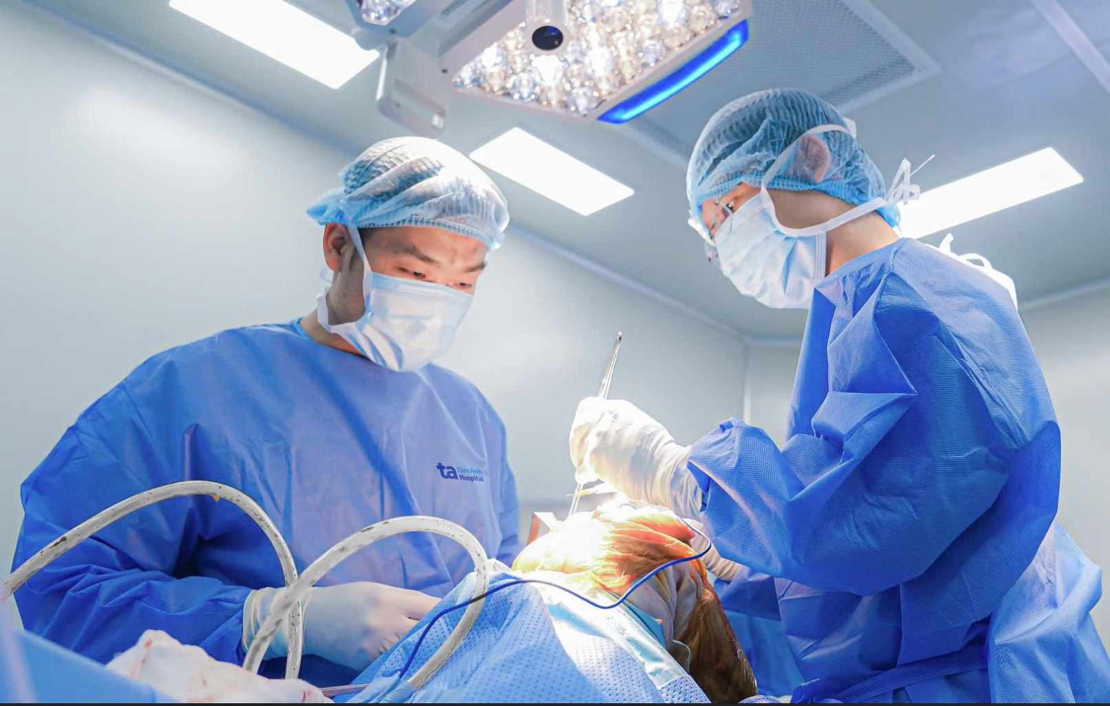Sau thay khớp gối có ngồi xổm được không?