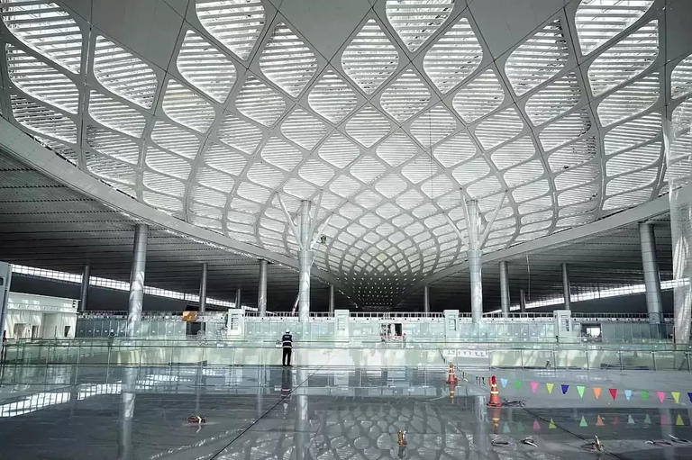 Passengers taking international flights from Long Thanh airport to pay ...