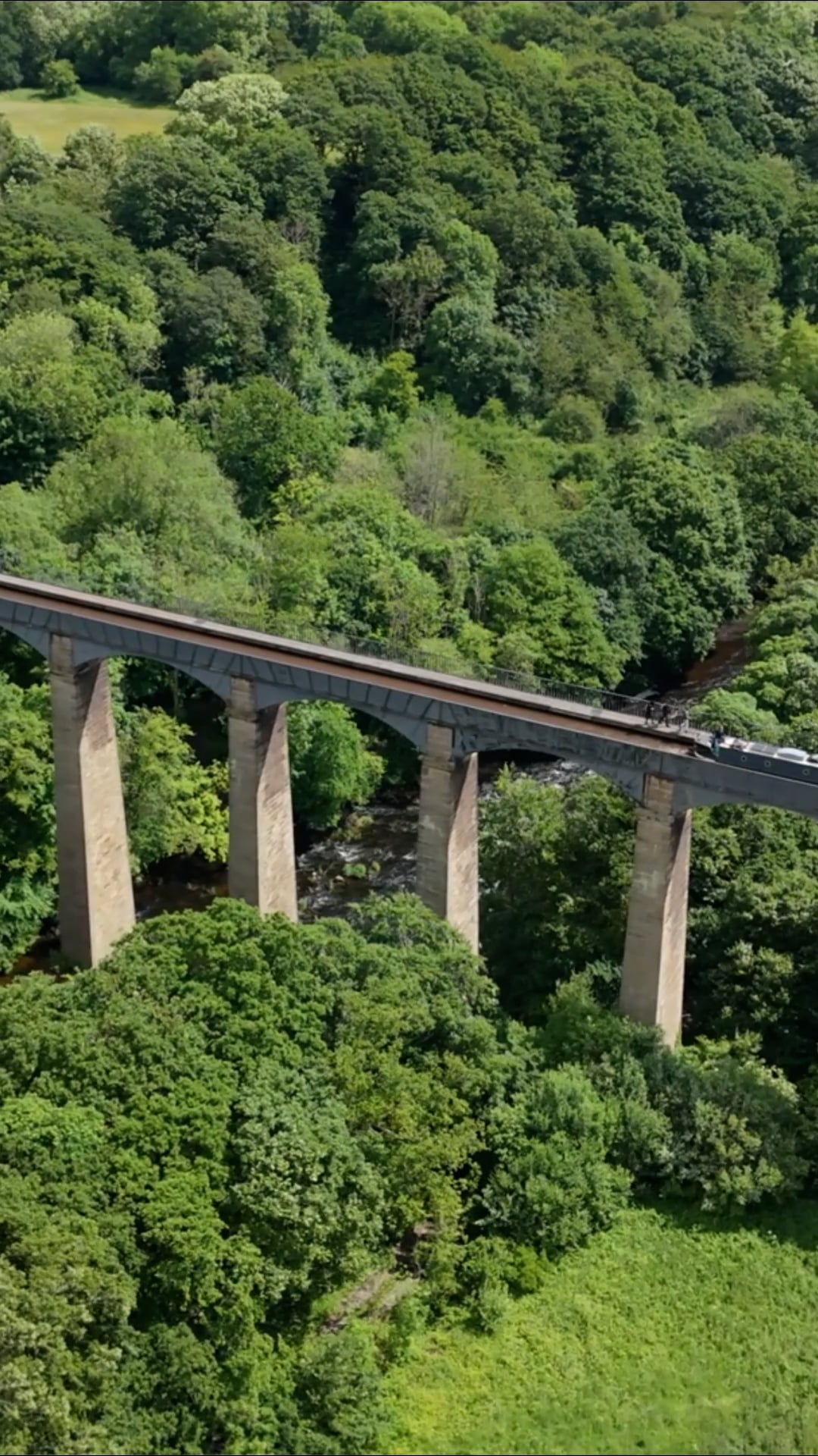 Pontcysyllte Aqueduct, Wales: Drone discovers the Dee Valley
