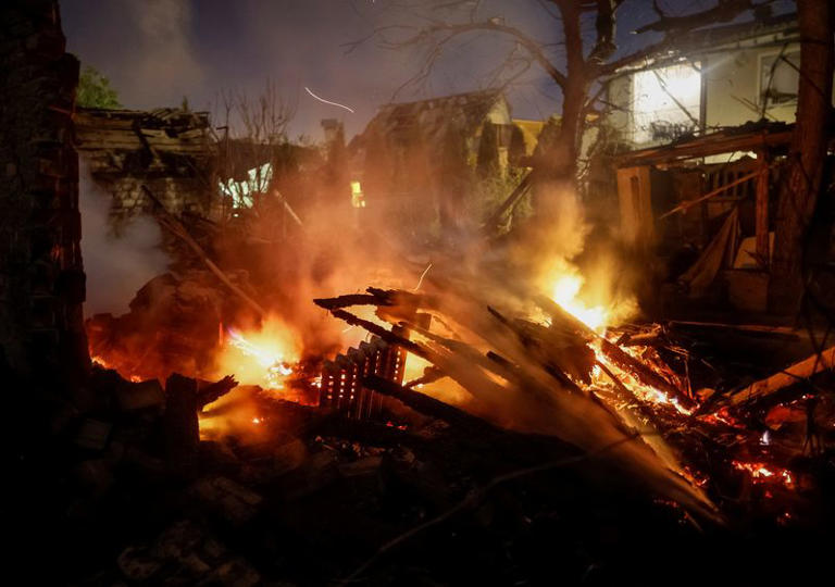 Russia hits power plants, kills four, leaves Kyiv under smoke