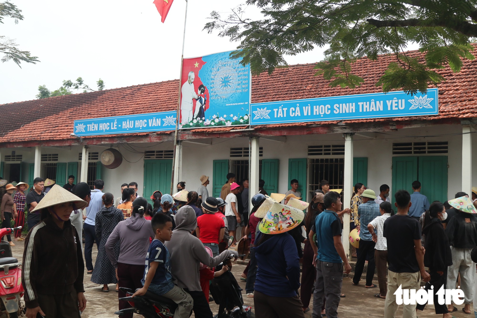 Ngày 1-10, lãnh đạo tỉnh Nghệ An đối thoại với phụ huynh vụ 127 học sinh chưa tới trường