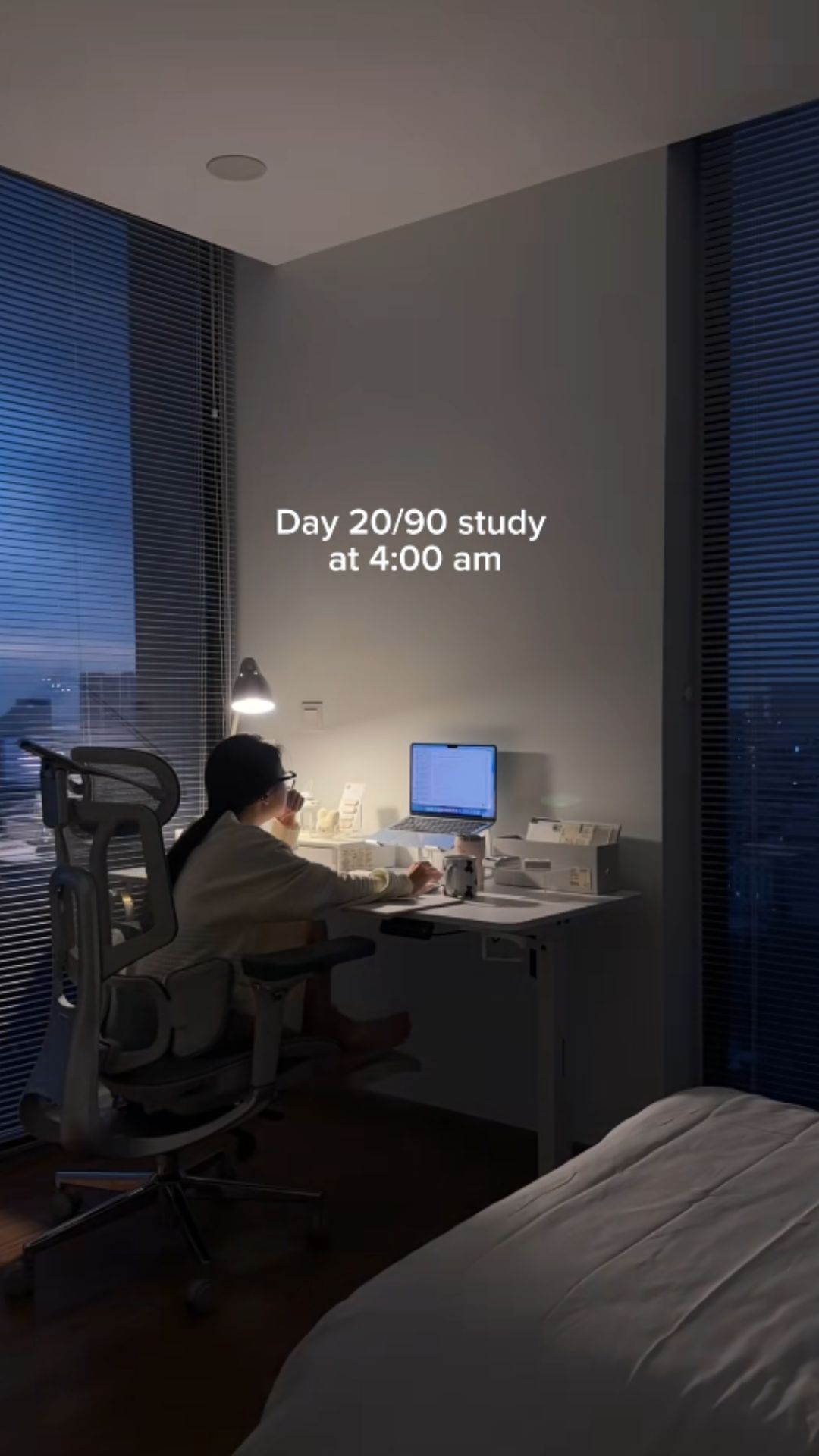 4 AM study routine shows the power of discipline and consistency