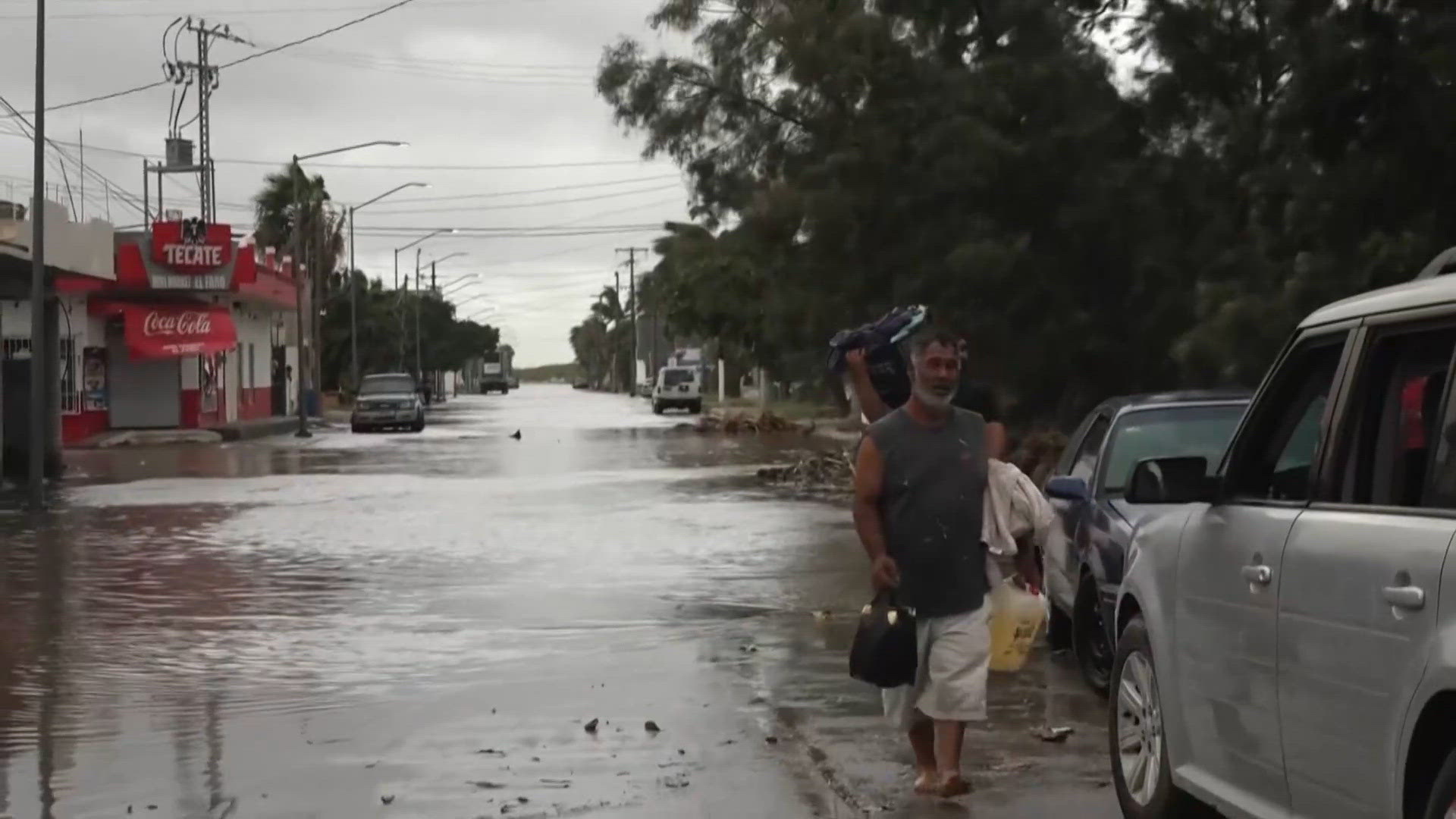 Polo hits Mexico with rain and strong wind