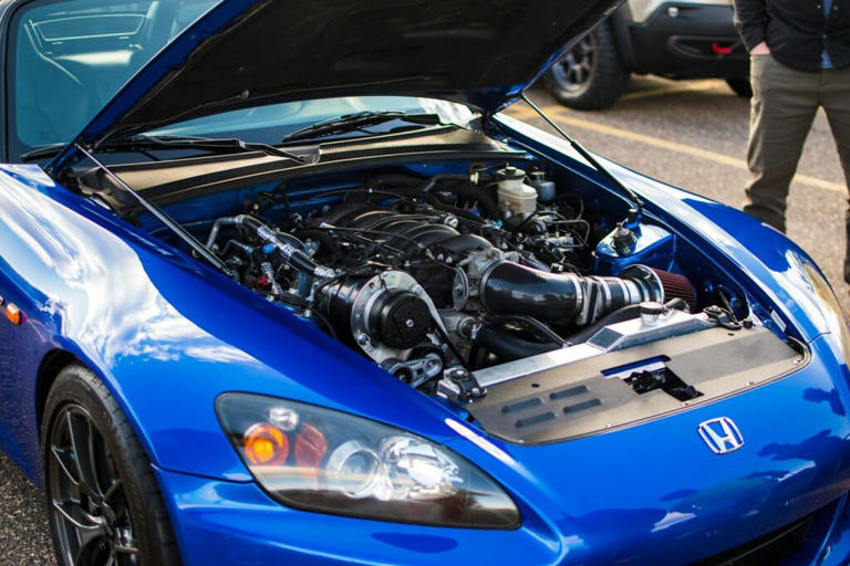Honda engine teardown highlights the ongoing debate over oil change ...
