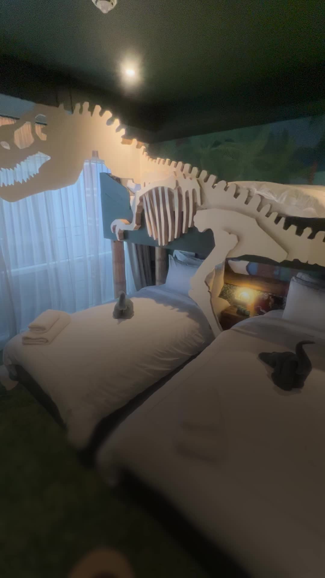 Hotel's dinosaur-suite is a wonderland for budding palaeontologists