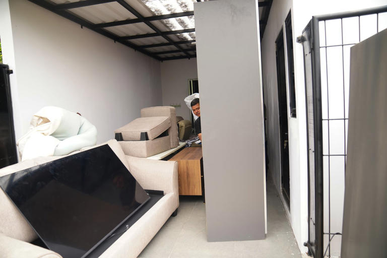 Indonesia razes luxury facility inside prison for favored inmates, in ...