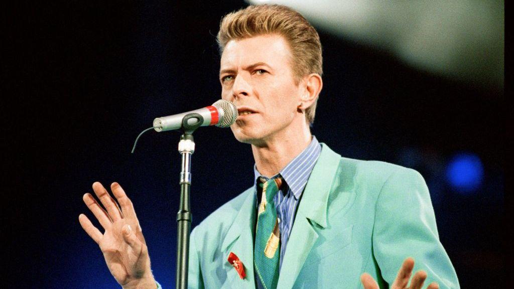 David Bowie's venue ban lifted for new exhibition