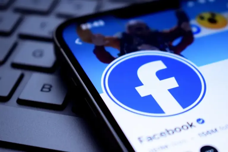 Facebook menacé par 200 milliards de dollars d’amendes : un choc pour Meta
