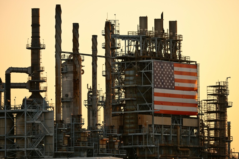 US reports firm Q2 economic growth, inflation steady