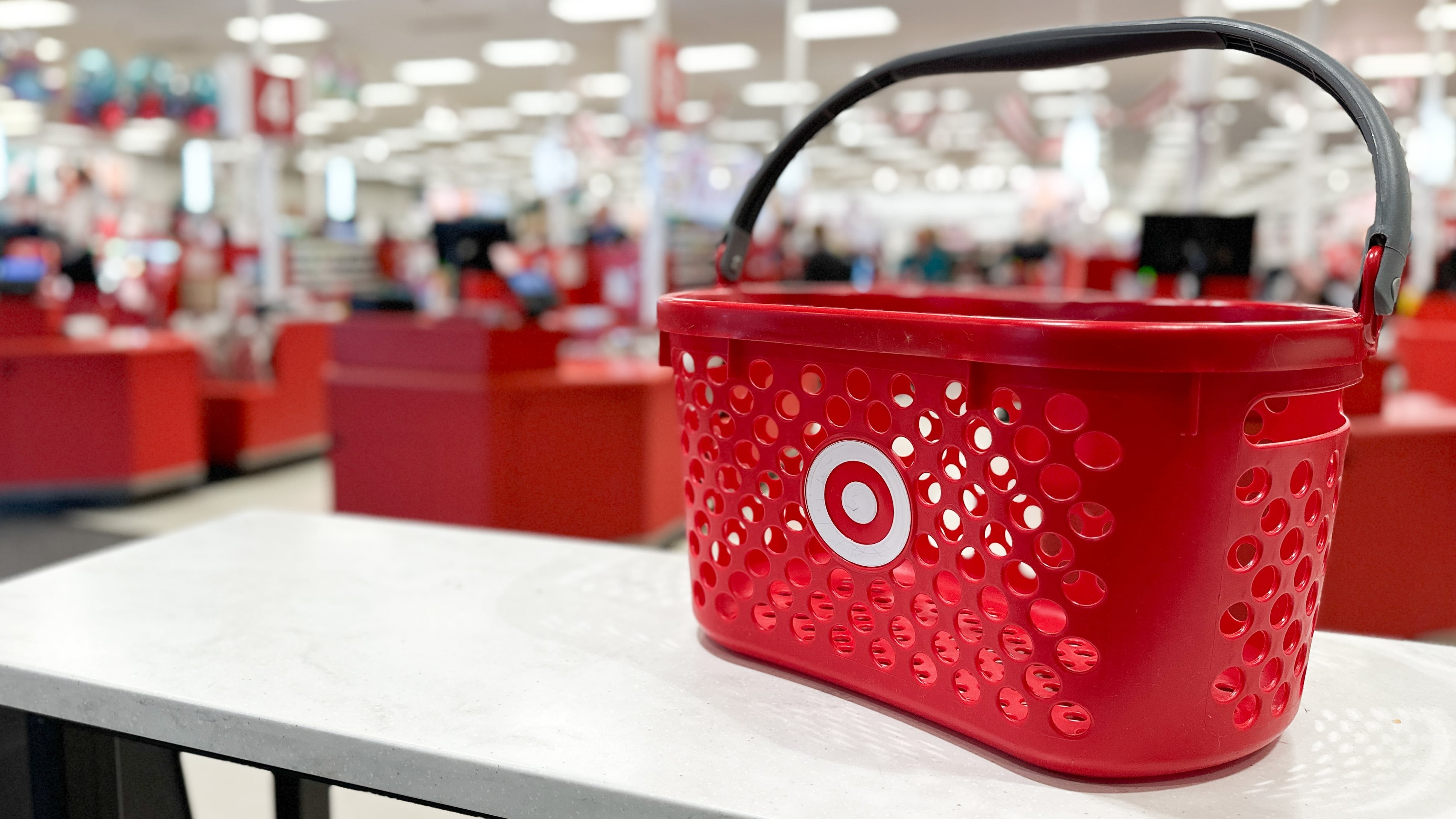 Target aims to lower prices on 2,000 items before holidays