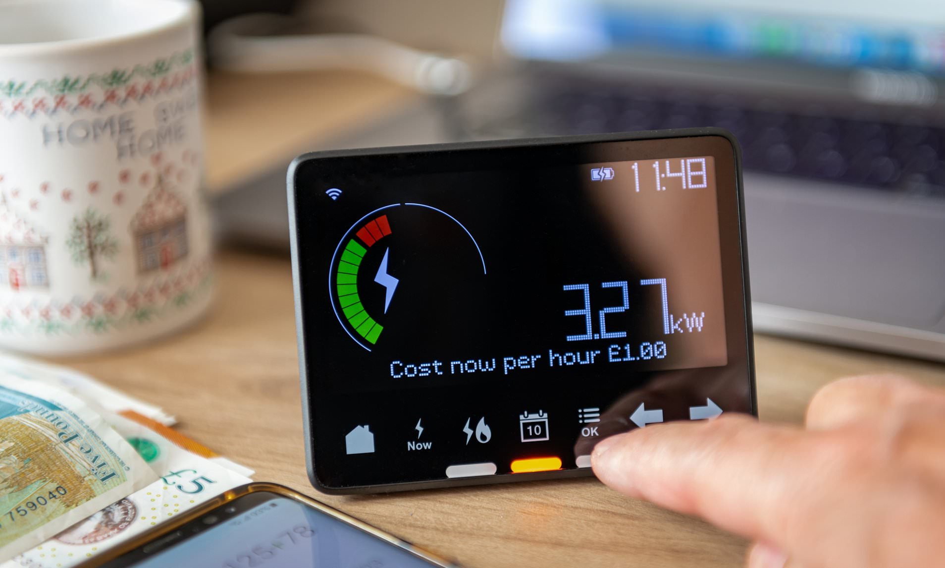 Lloyds Bank offers customers an exclusive two-year fixed energy tariff ...