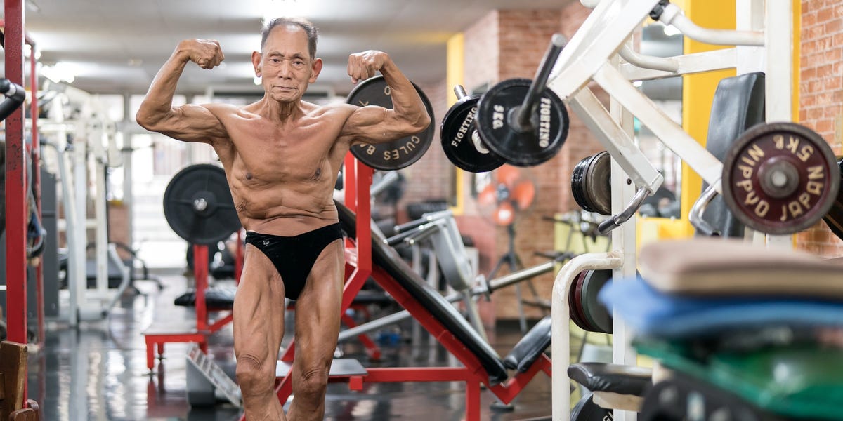 This 90-year-old bodybuilder still trains 6 days a week – here are his ...