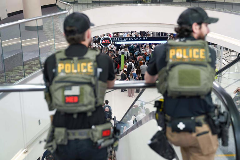 ICE expected to hire 5K new officers to ramp mass deportation plans