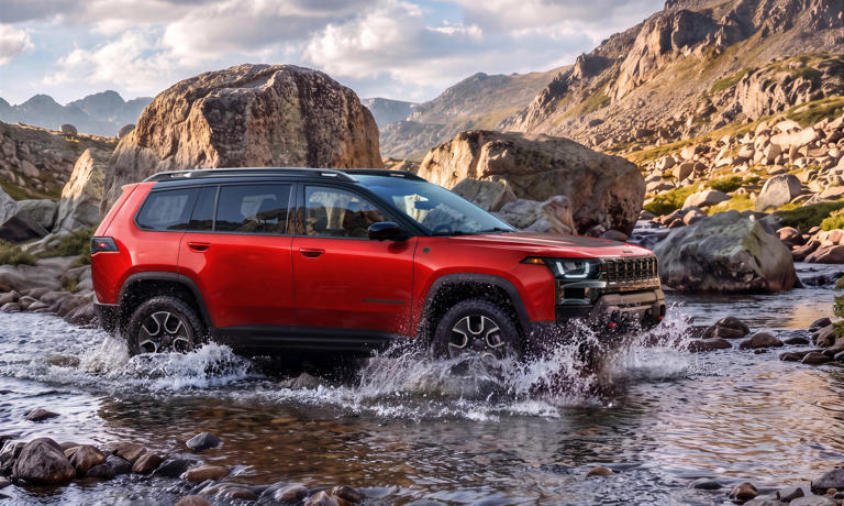 2027 Jeep Cherokee Trailhawk debuts with a lift and real off-road ...
