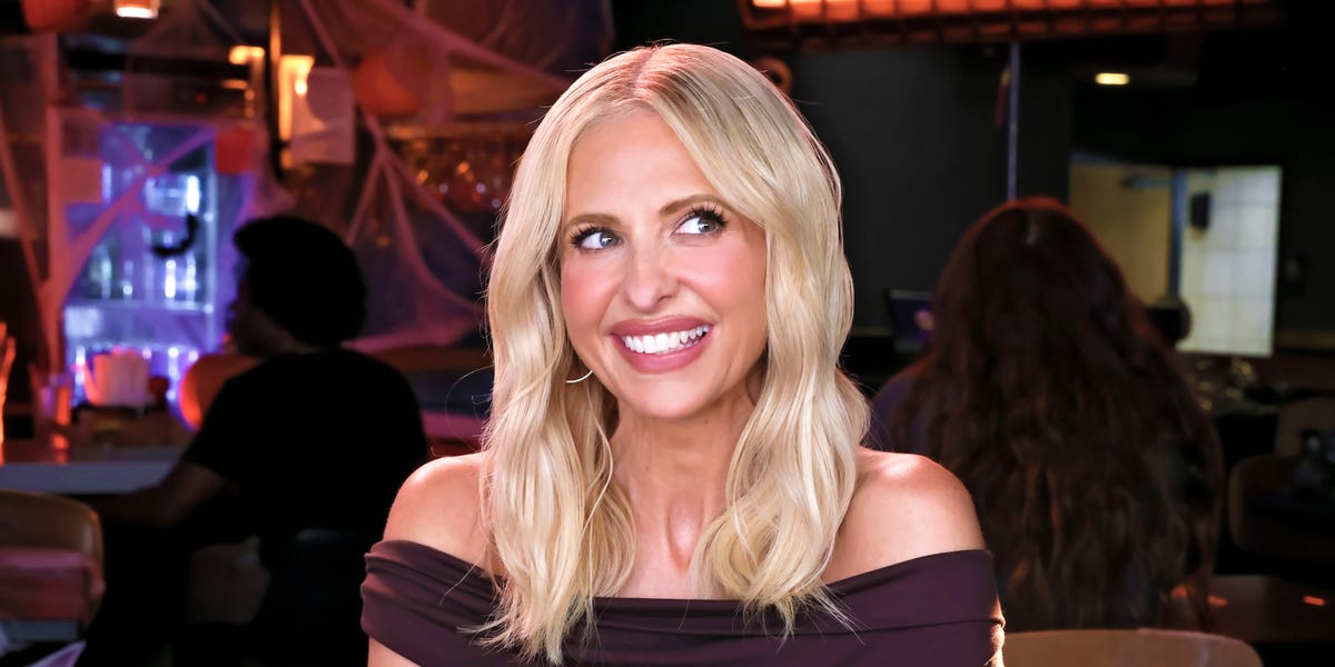 'Buffy' fans are losing it over Buffalo Wild Wings' new vampire ...