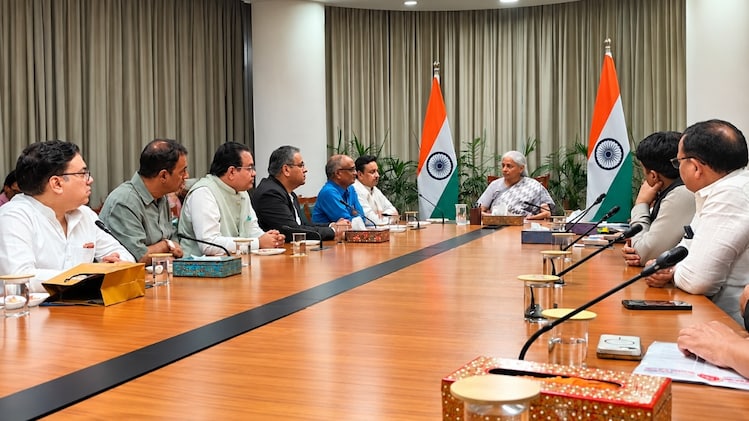 'No UPI Day' withdrawn after traders meet FM Sitharaman over proposed MDR
