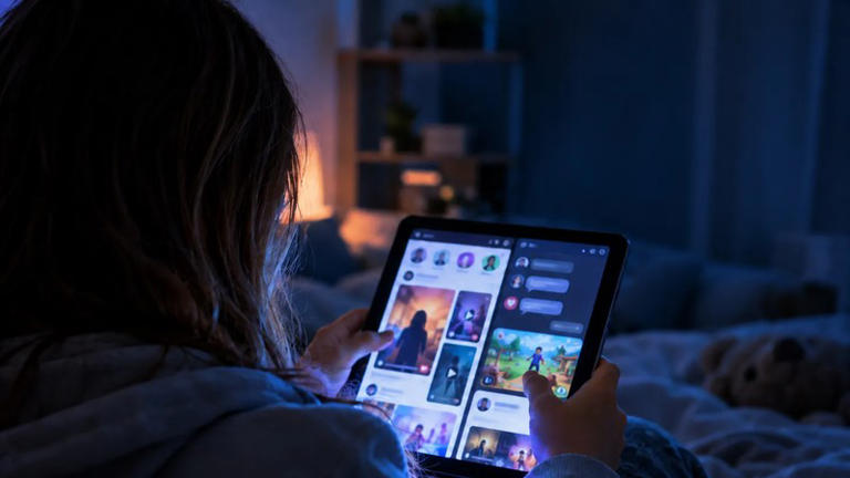 WhatsApp, YouTube dominate SA children’s screen time as online threats ...