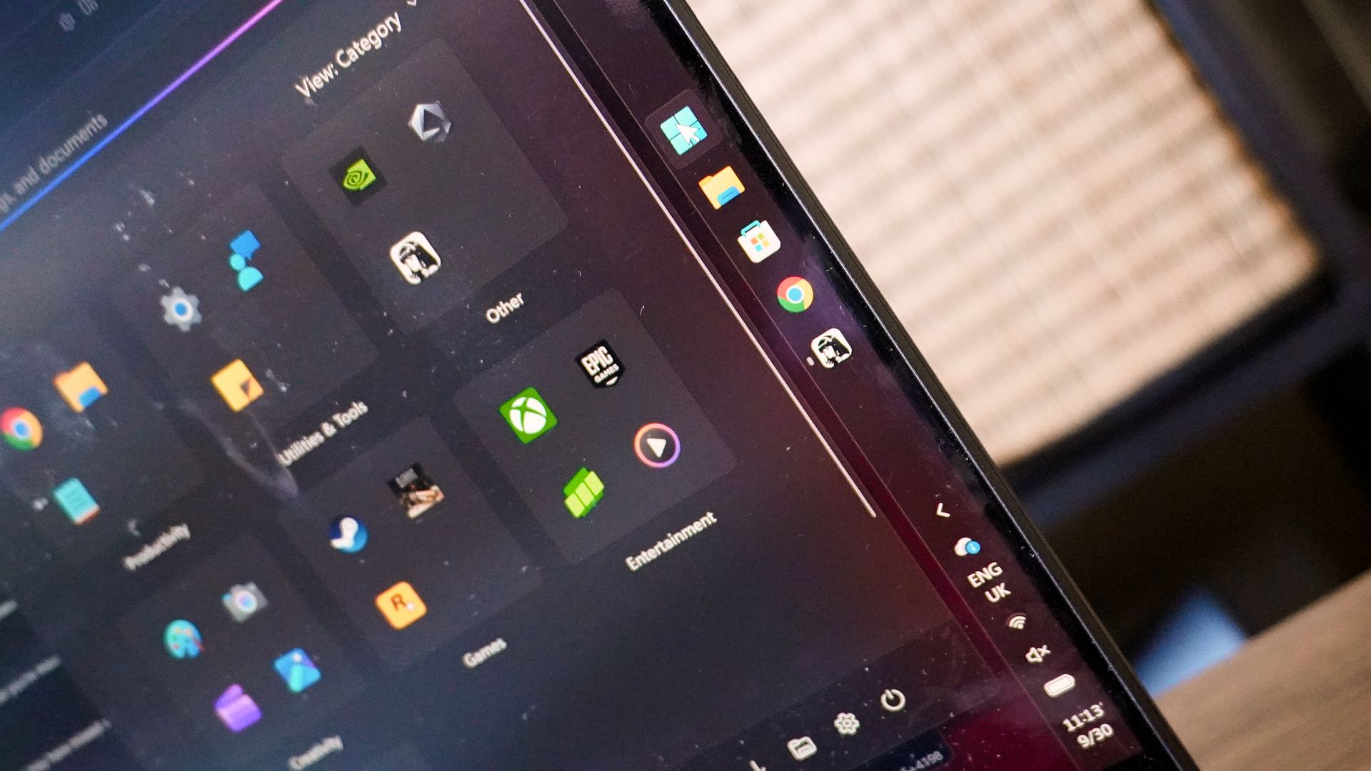 I tested Windows 11 26H2: The vertical task bar is back (and how to get it)